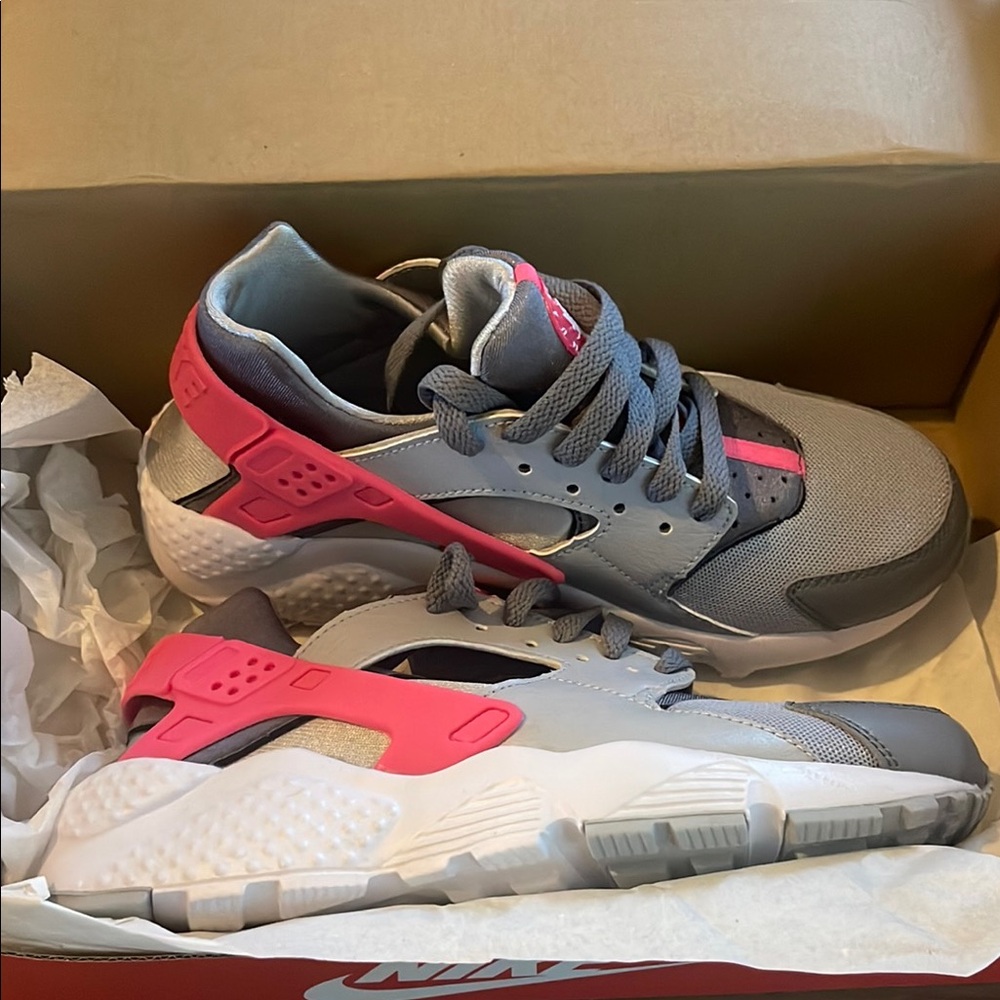 Nike Huarache Grey and Pink Sneakers